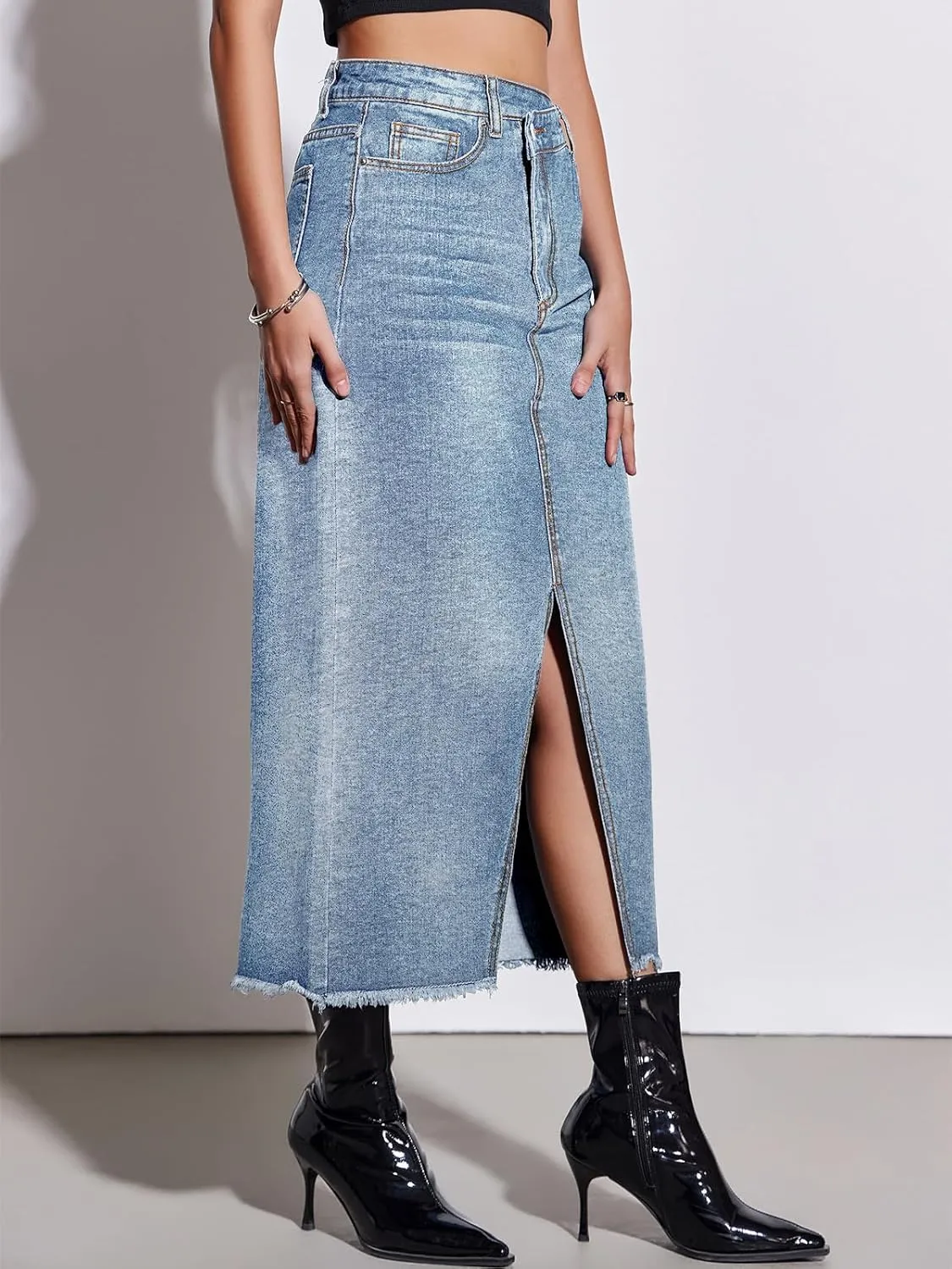 Fisoew Women's High Waisted Denim Maxi Skirts Frayed Hem Split Front Jean Skirts with Pockets